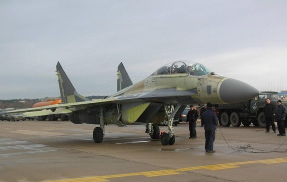 Chiếc máy bay chiến đấu MiG-29KUB đầu tiên Nga chế tạo cho Ấn Độ
